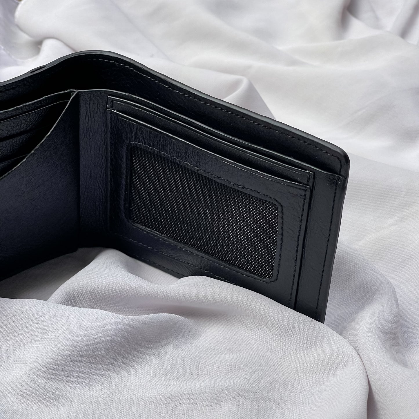 Alligator Bifold Wallet (Black)