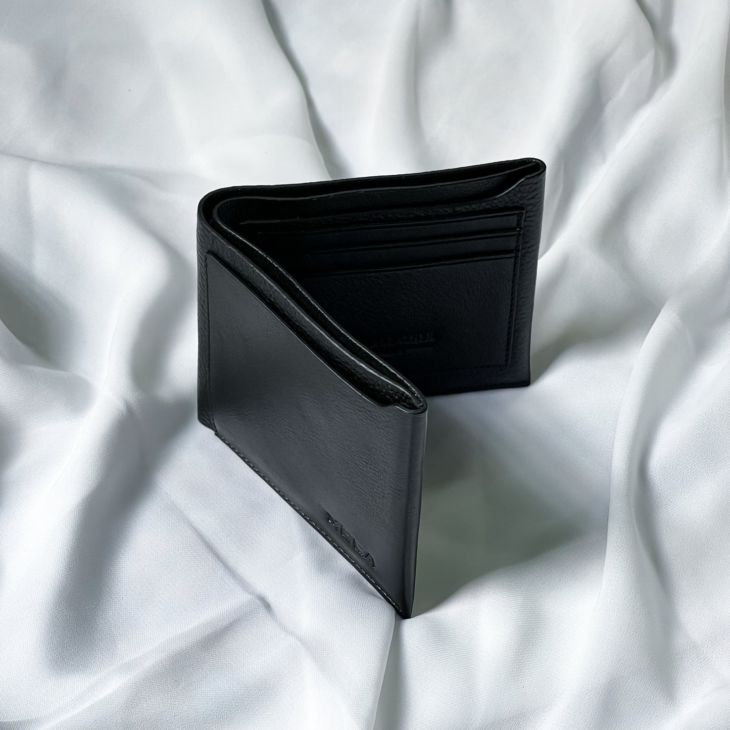 Luxe Bifold Wallet (Black)
