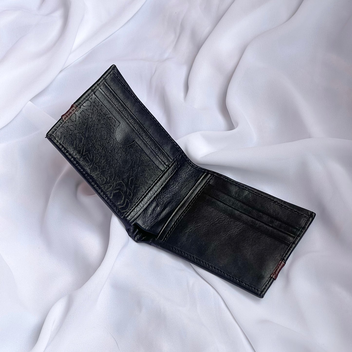 Aura Bifold Wallet (Black)