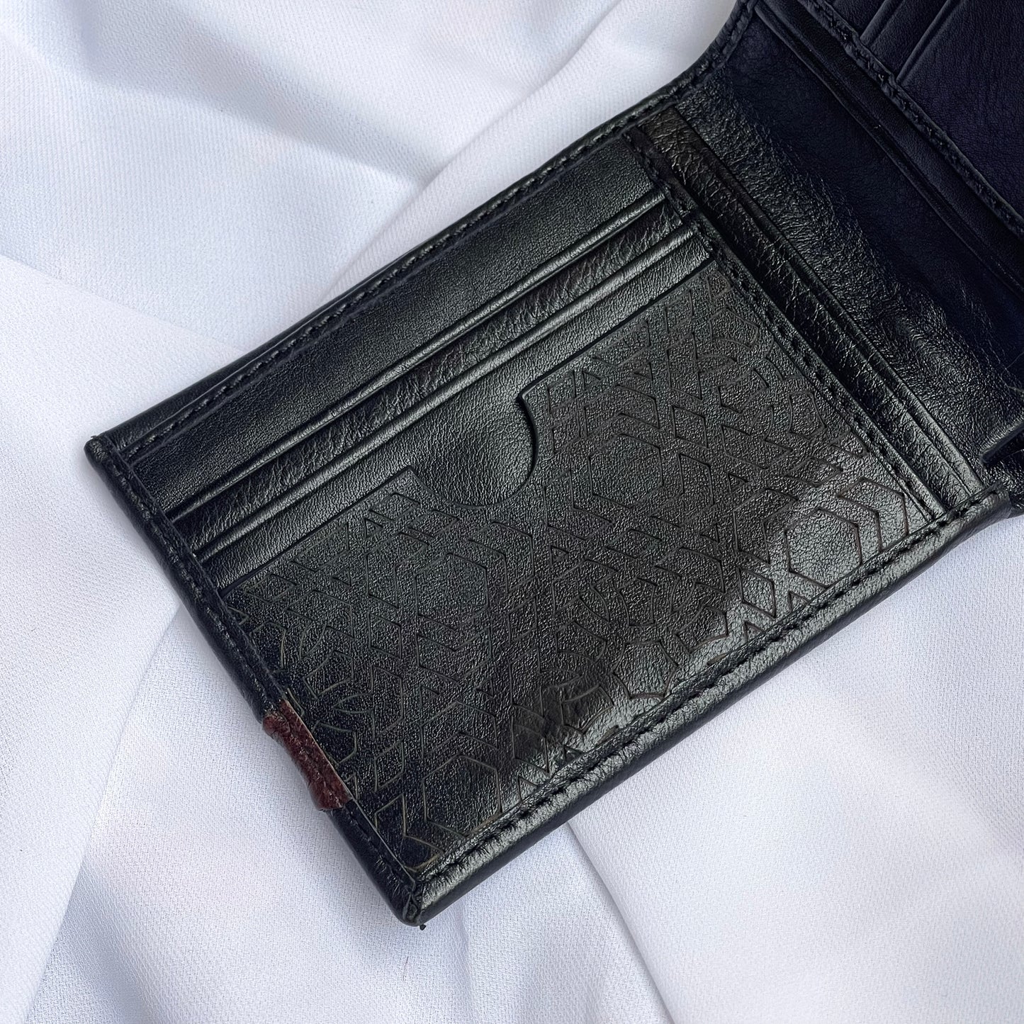 Aura Bifold Wallet (Black)
