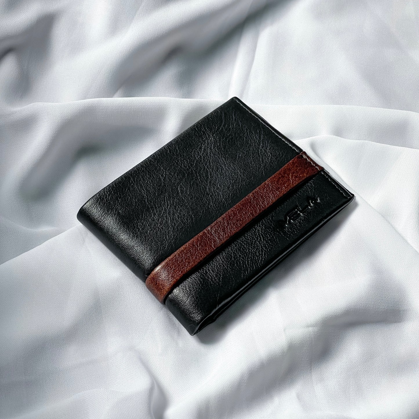 Aura Bifold Wallet (Black)