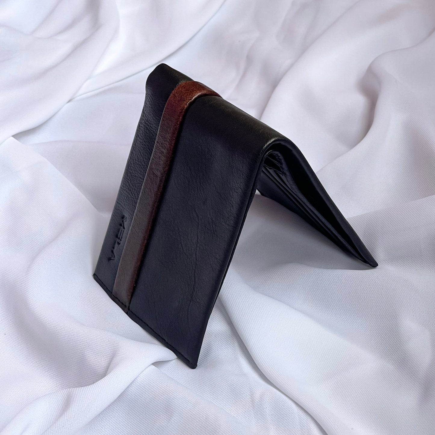Aura Bifold Wallet (Black)