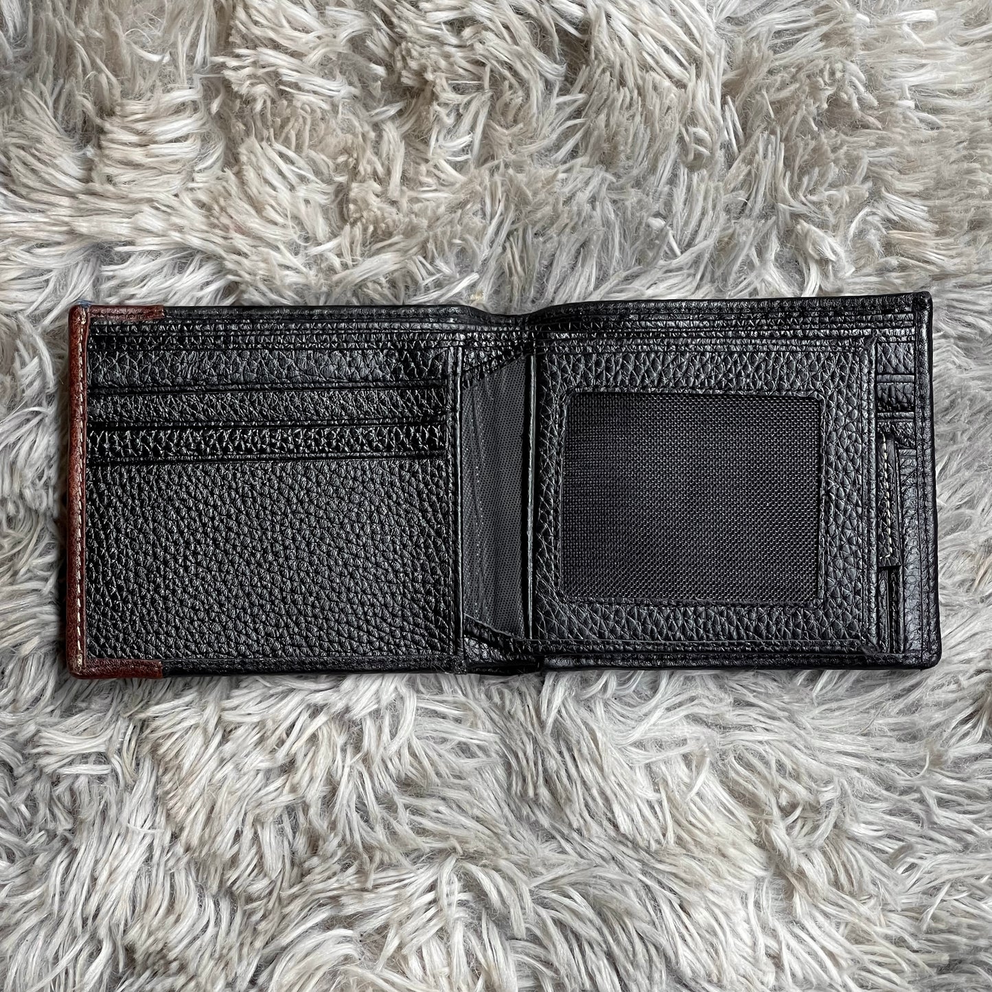 Leo Bifold Wallet (Black)