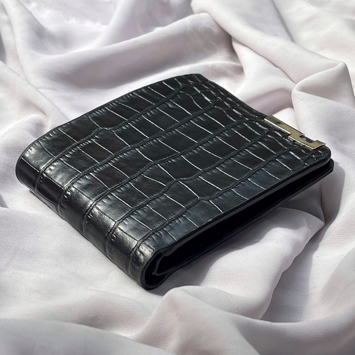 Alligator Bifold Wallet (Black)