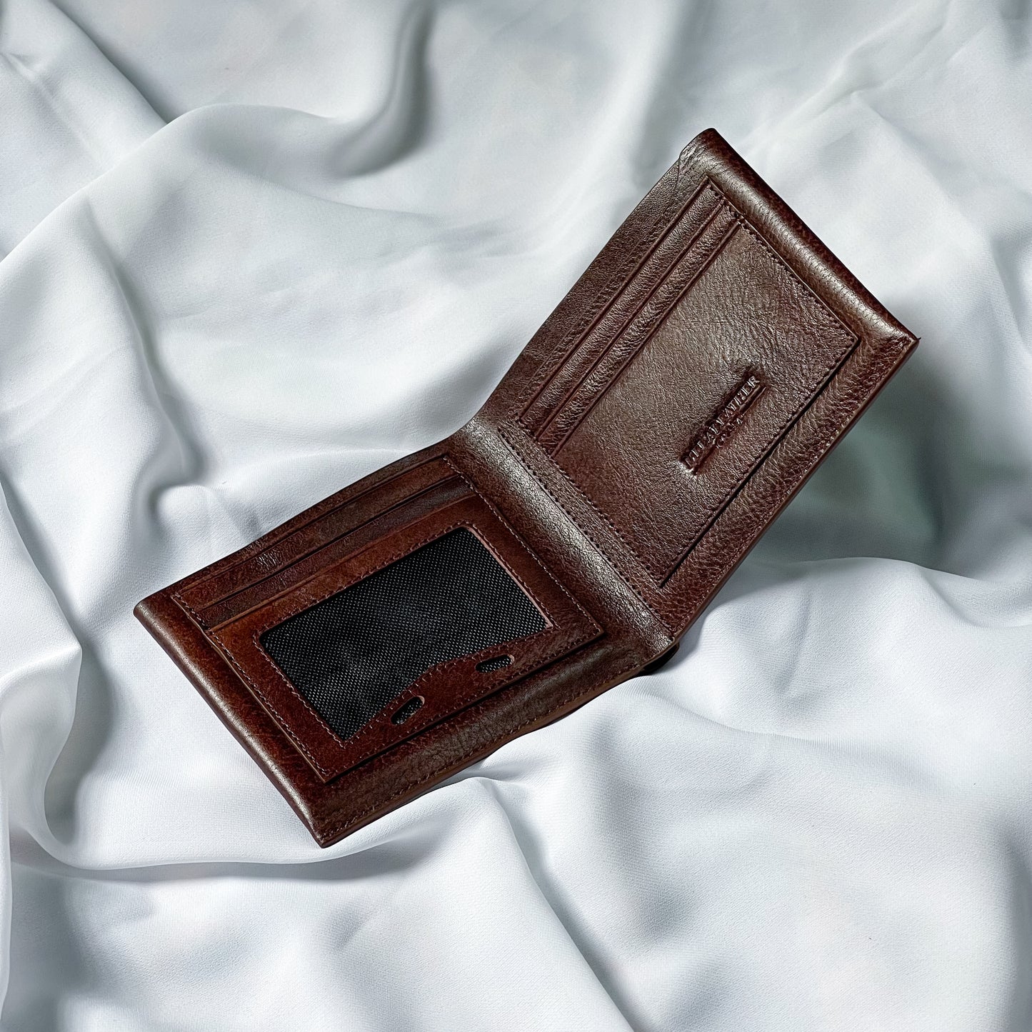 Luxe Bifold Wallet (Brown)