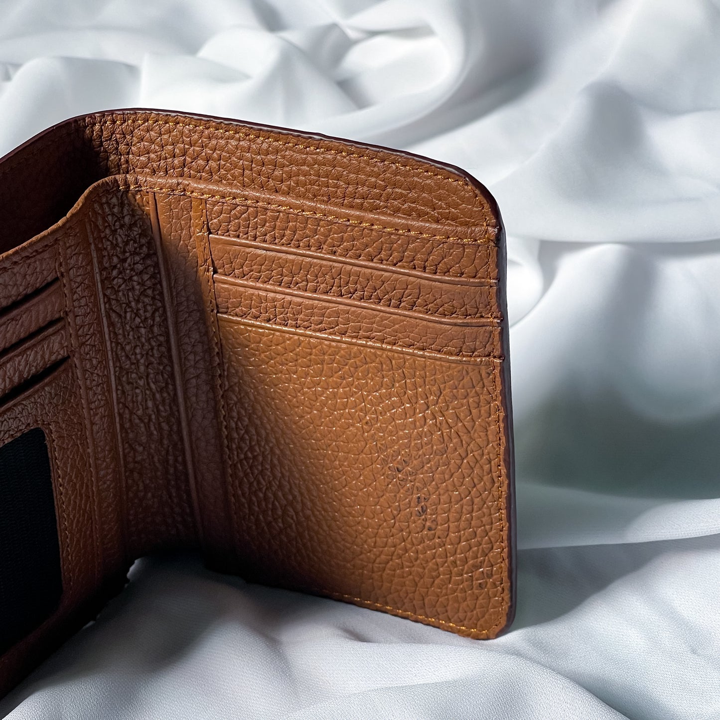Atom Bifold Wallet (Brown)