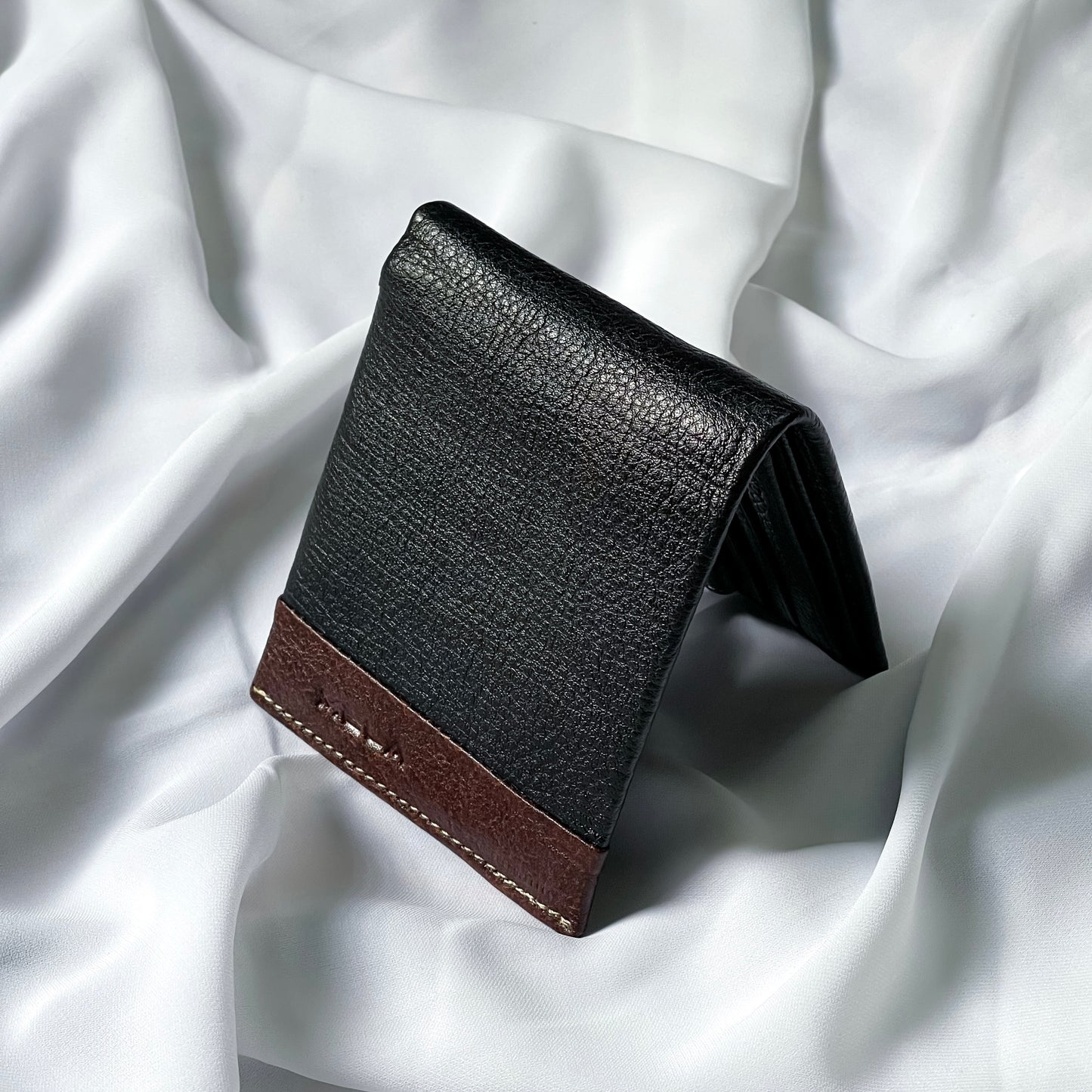 Leo Bifold Wallet (Black)