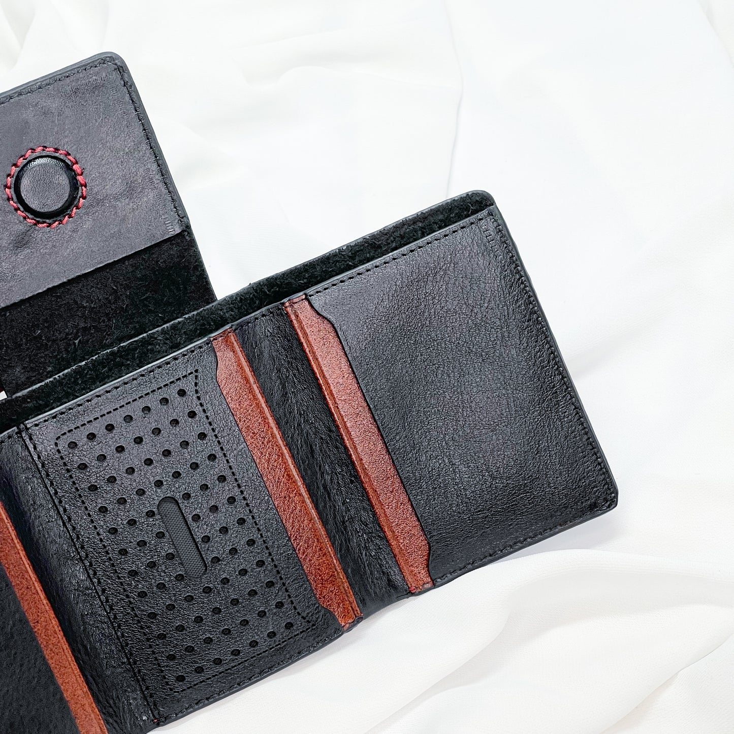 Vangaurd Trifold Wallet (Black)