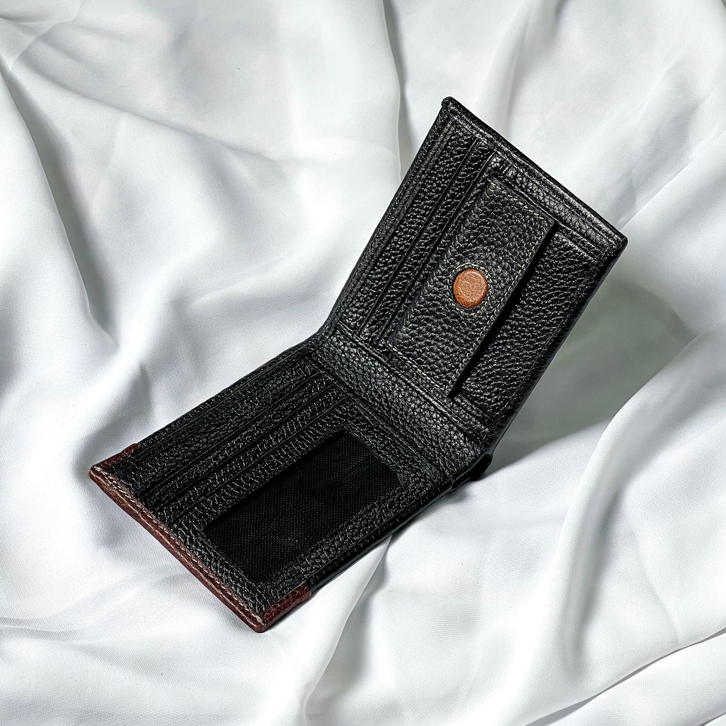 Leo Bifold Wallet (Black)