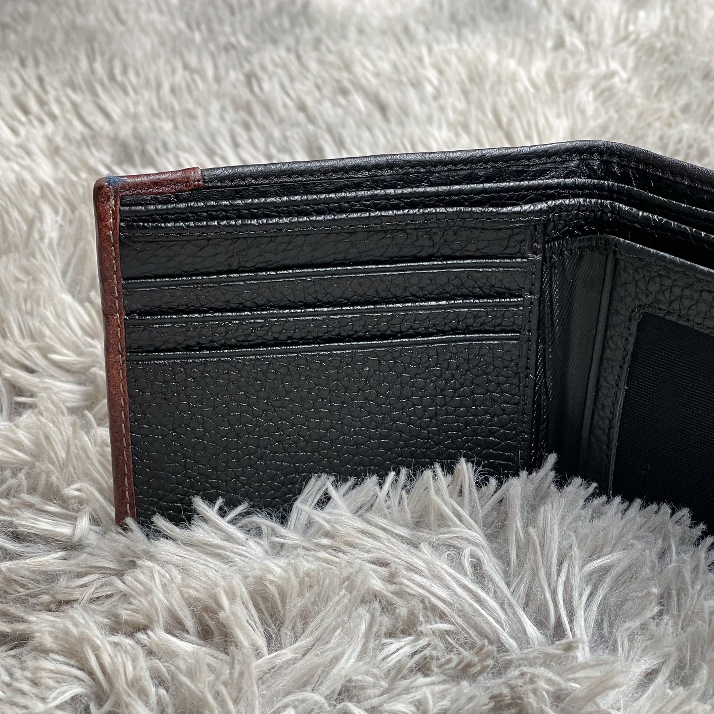 Leo Bifold Wallet (Black)