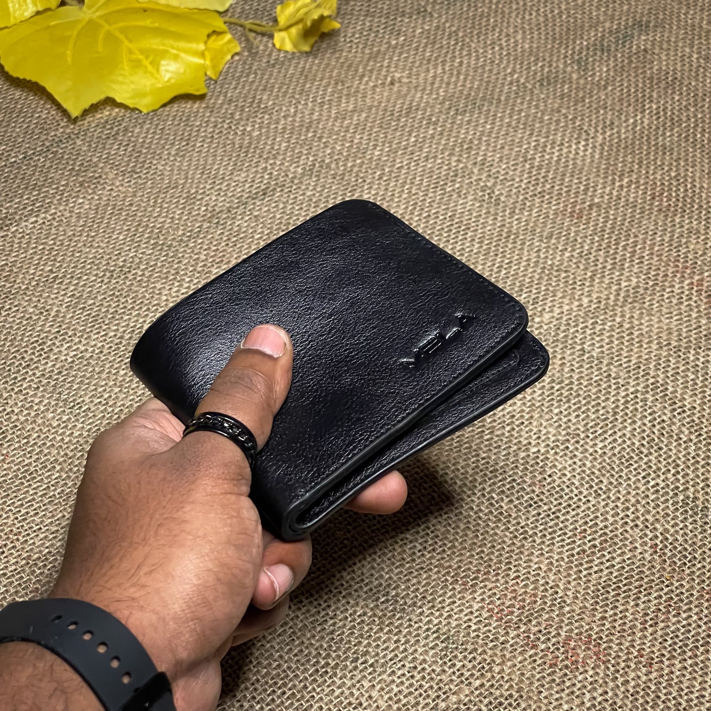 Classic Bifold wallet (Black)