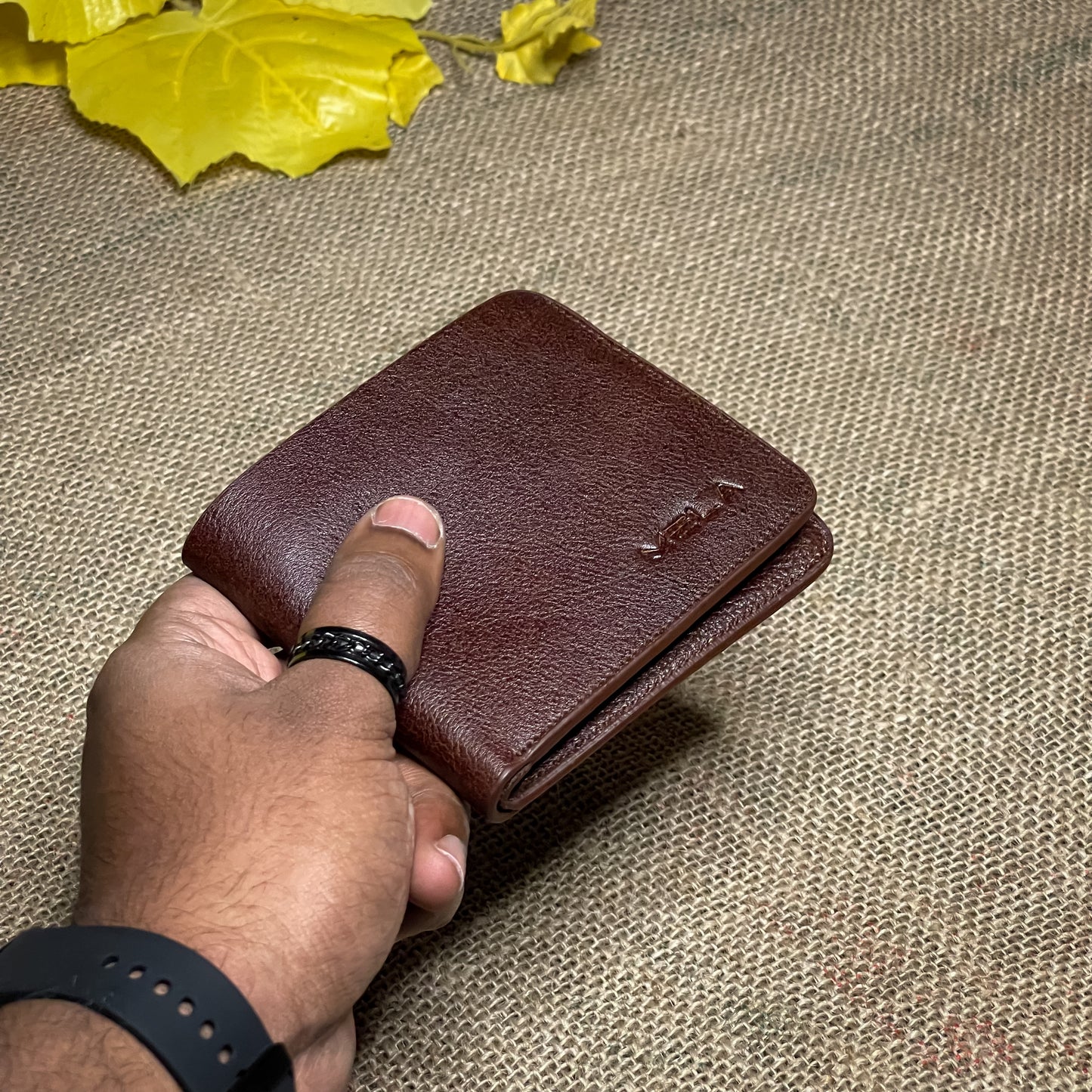 Classic Bifold wallet (Brown)